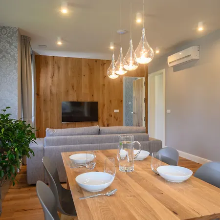 Ula La Luxury Apartman *