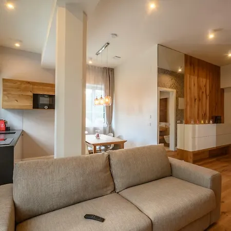 Ula La Luxury Bled