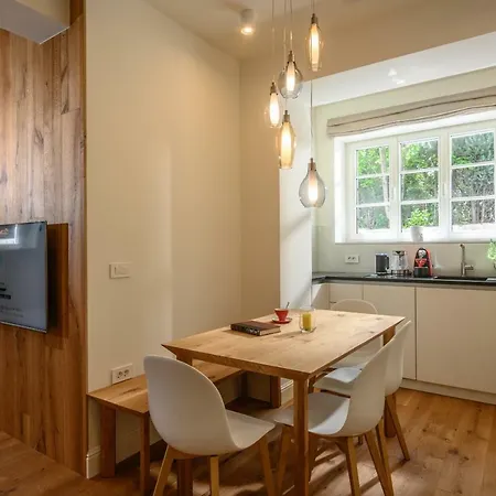 Ula La Luxury Apartment