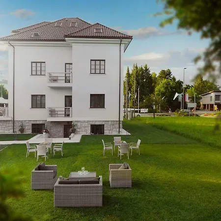 Ula La Luxury Bled
