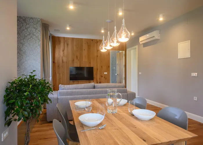 Ula La Luxury アパート *