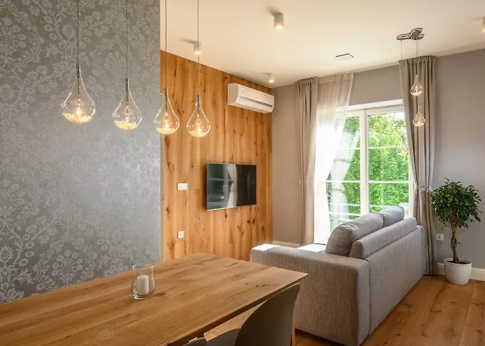 Ula La Luxury 公寓 *