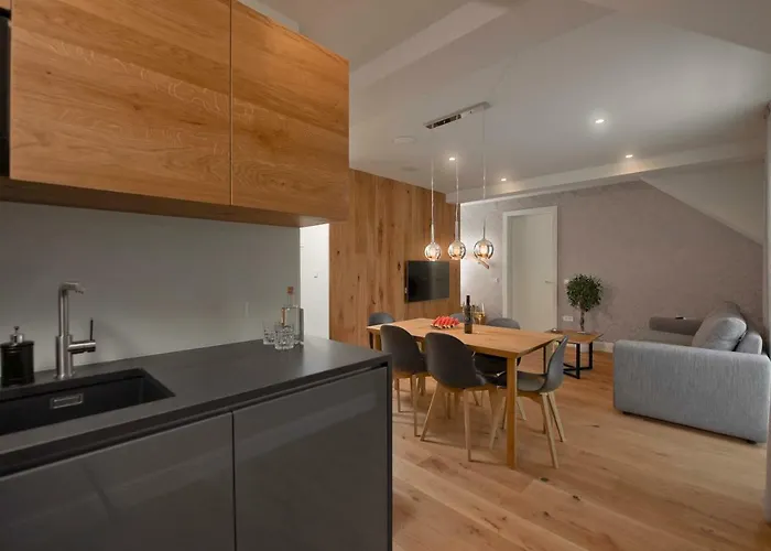 公寓 Ula La Luxury 布莱德