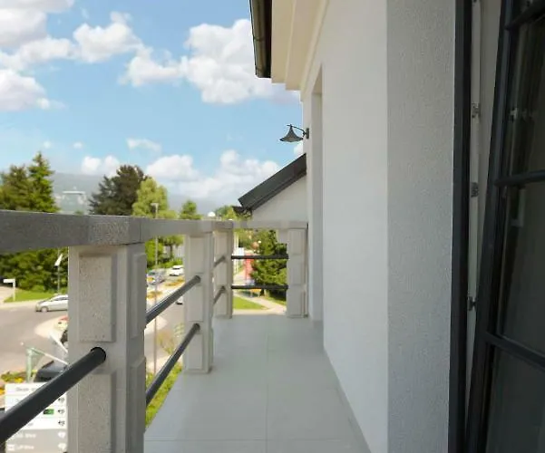 Ula La Luxury 布莱德